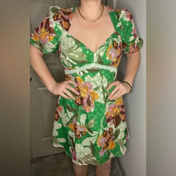 long sleeve green floral dress Floral Velvet Pleated V-Neck Wedding Guest Dress with Pockets